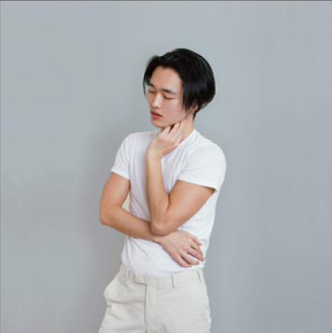 Model wearing Dorm Doodle shirt